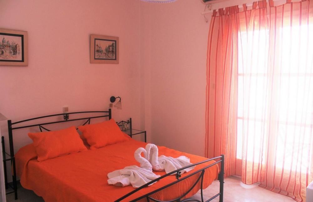 Join Us Low Cost Rooms Kamari  Exterior photo