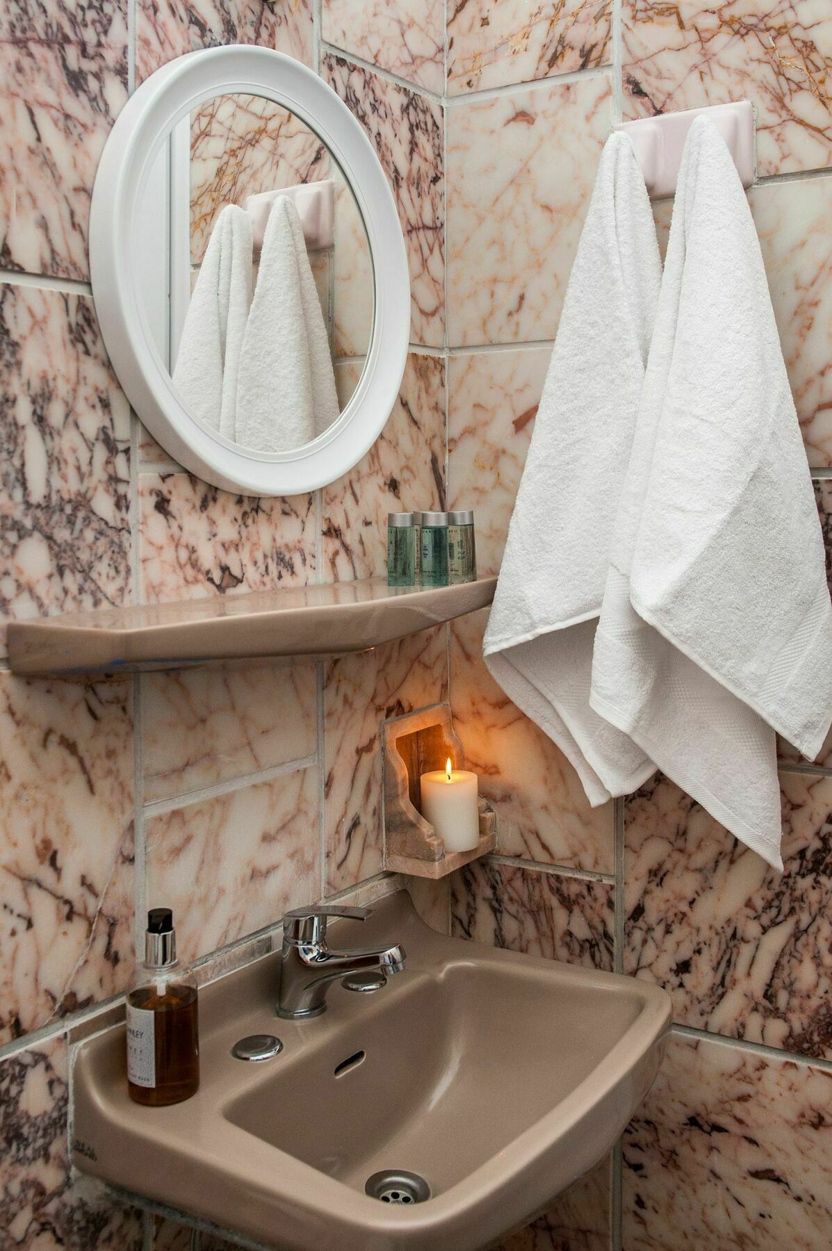 Join Us Low Cost Rooms Kamari  Exterior photo